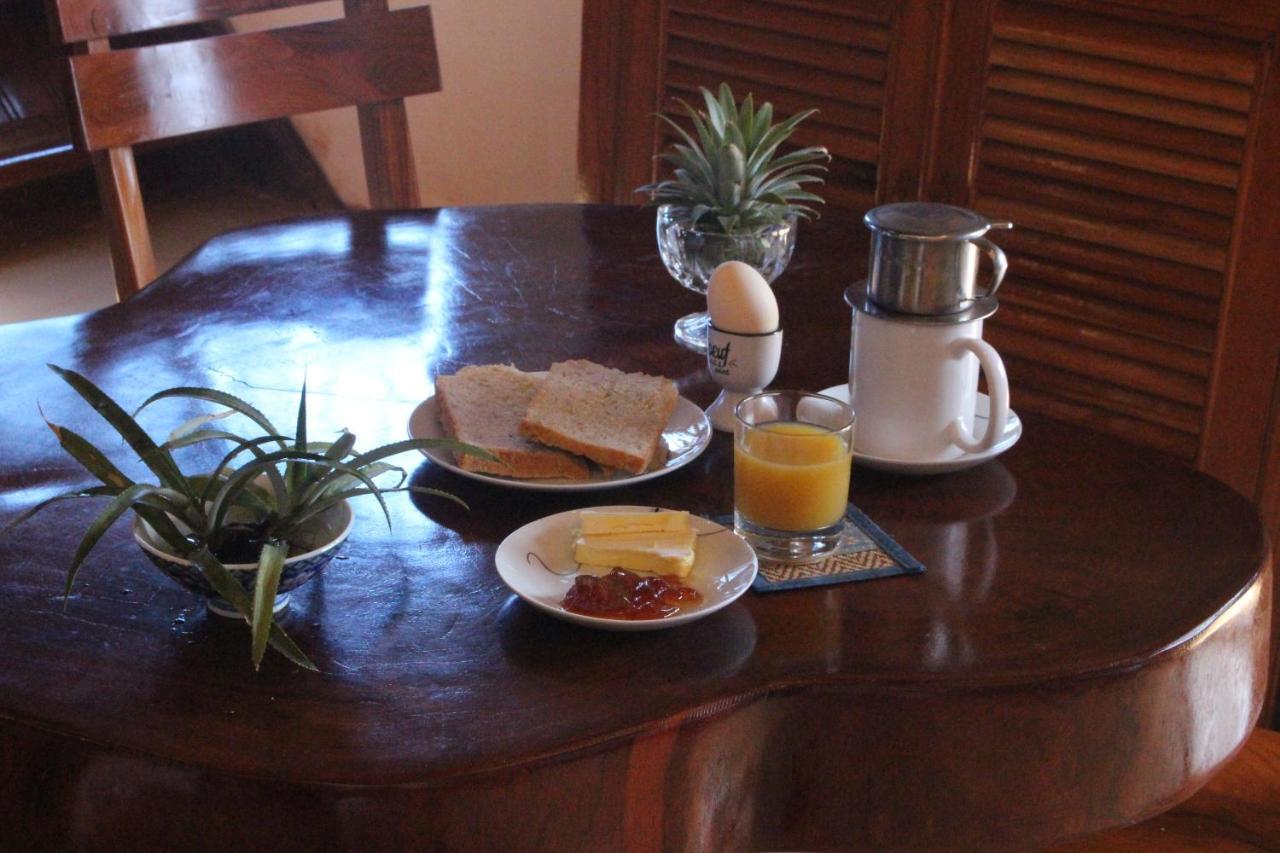 センモノロム Terre De Lumiere Bed & Breakfast エクステリア 写真